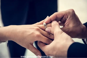 Couple-in-a-long-distance-marriage